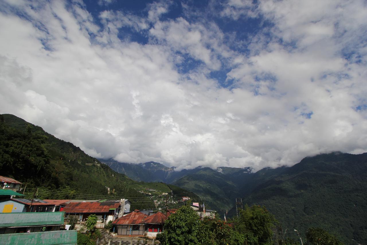 Hotel Tarayana Grand Gangtok Exterior photo